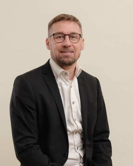 Headshot photo of a office worker